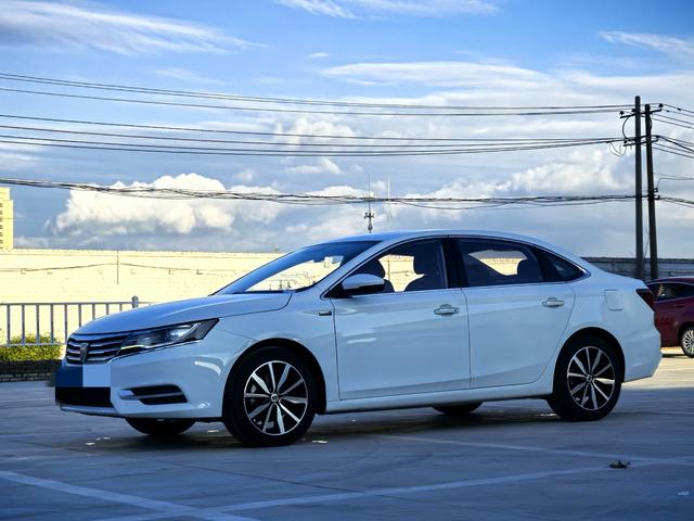 Roewe i6 2018 20T Automatic Internet Smart Edition