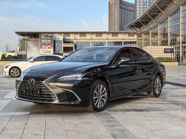 Lexus ES 2025 200 Premium Edition