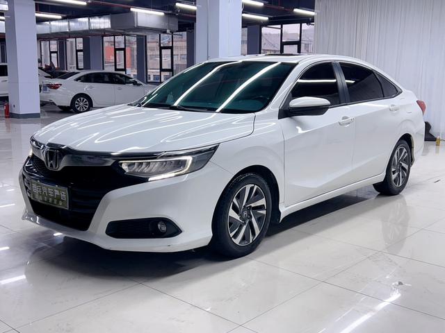 Sprinter 2019 180Turbo CVT Signature Edition State V