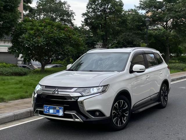 Outlander 2019 2.0L 2WD Smooth 5-Seat National V