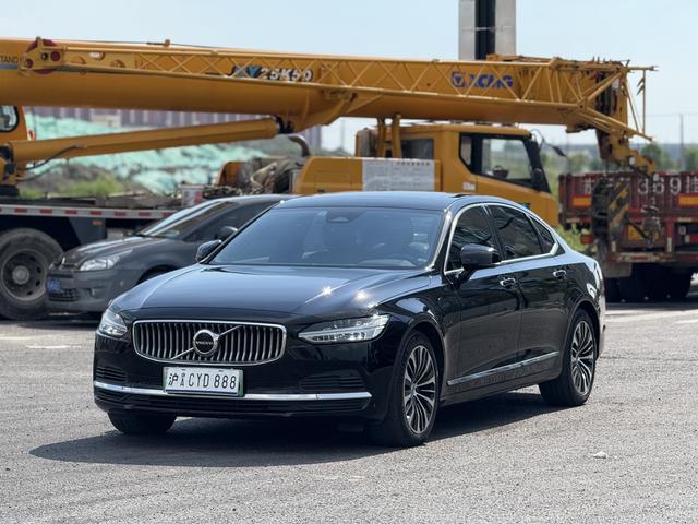 Volvo S90 PHEV 2023 T8 four-wheel drive long battery life Zhiyi Deluxe Edition