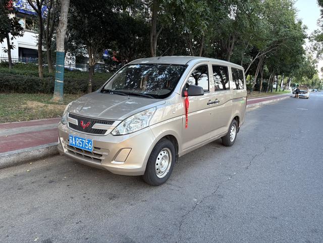 Wuling Rongguang V 2018 1.2L Practical Type