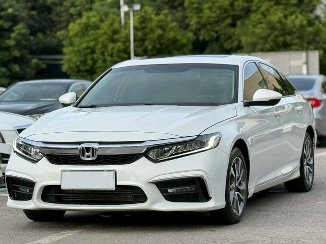 Insignia 2019 260TURBO Exquisite Edition National VI