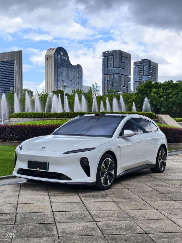 Azera ET5T 2024 75kWh