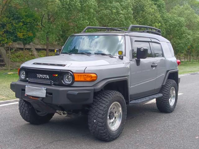 FJ Cool Luze 2019 4.0L automatic four-wheel drive 5-seater parallel import