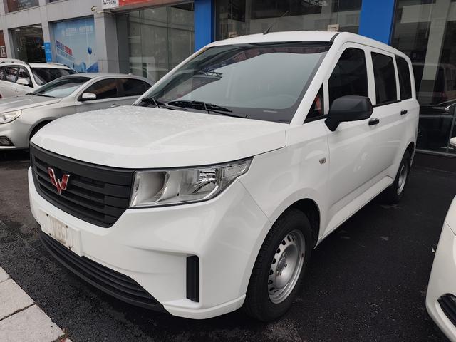 Wuling Hongguang PLUS 2020 1.5L manual Standard 5-seater