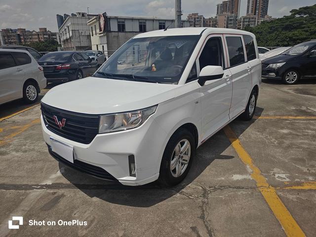 Wuling Hongguang PLUS 2020 1.5L manual Comfortable 7-seater