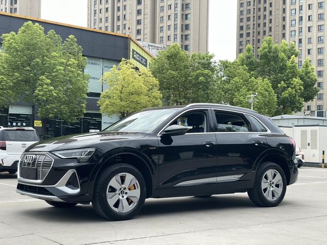 Audi e-tron 2021 50 quattro deluxe