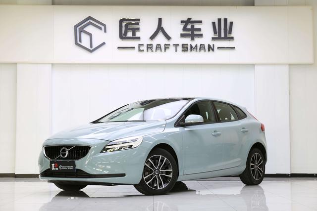 Volvo V40 2019 T3 Smart Edition
