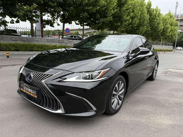 Lexus ES 2020 300h Excellence National V