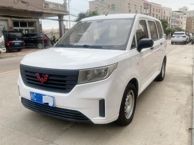 Wuling Hongguang PLUS 2020 1.5L manual Comfortable 7-seater