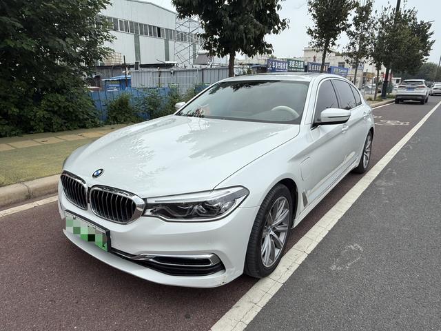 BMW 5 Series PHEV 2019 530Le Luxury Package