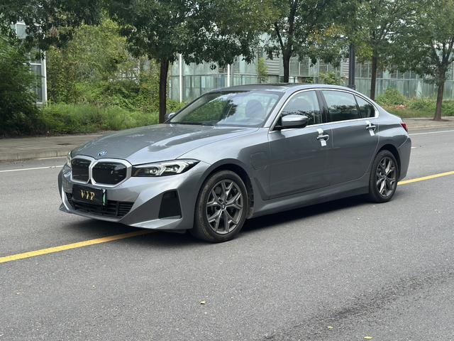 BMW i3 2022 eDrive 35 L