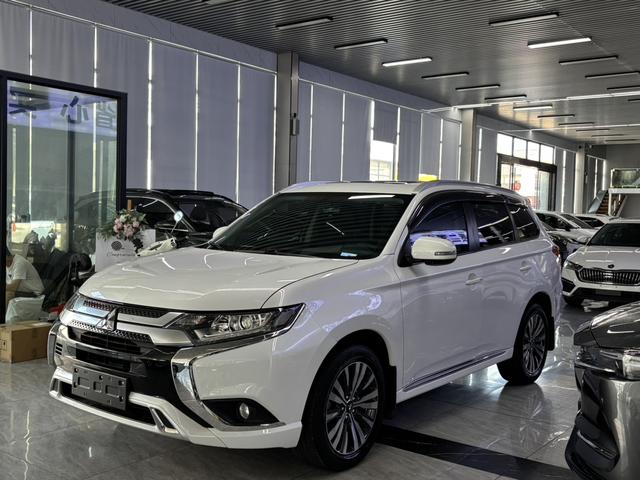 Outlander 2021 Modified 2.0L 2WD Premium 5-Seater