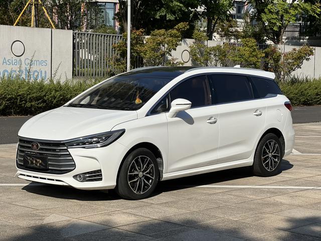 Song MAX 2018 1.5T Automatic Smartlink Premium 7-seater