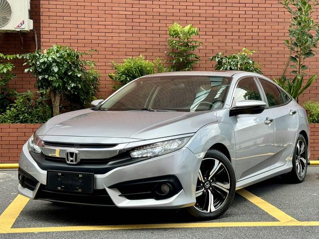 Civic 2016 220TURBO CVT Premium Edition