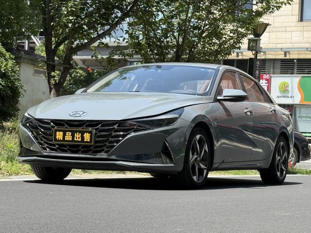 Elantra 2022 1.5L CVT GLS Leader