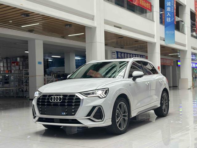 Audi Q3 2022 40 TFSI Stylish Dynamic