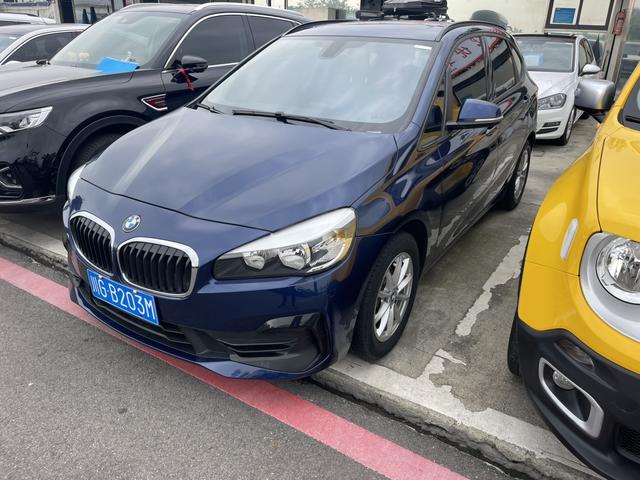 BMW 2 Series Wagon 2019 218i Style