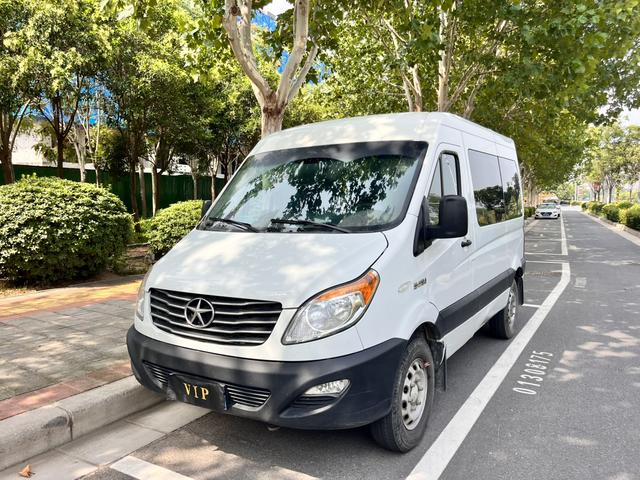 Starcraft 2017 1.9T Short Axle Mid-Roof Star Express Multipurpose Passenger Vehicle