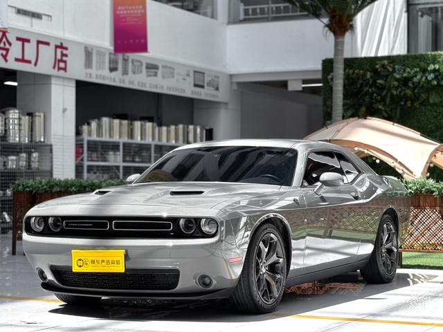 Challenger 2019 model 3.6L automatic rear drive 5-seater parallel import