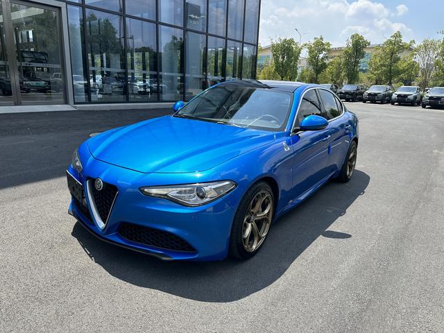 Giulia Giulia 2017 2.0T 280HP Luxury Edition