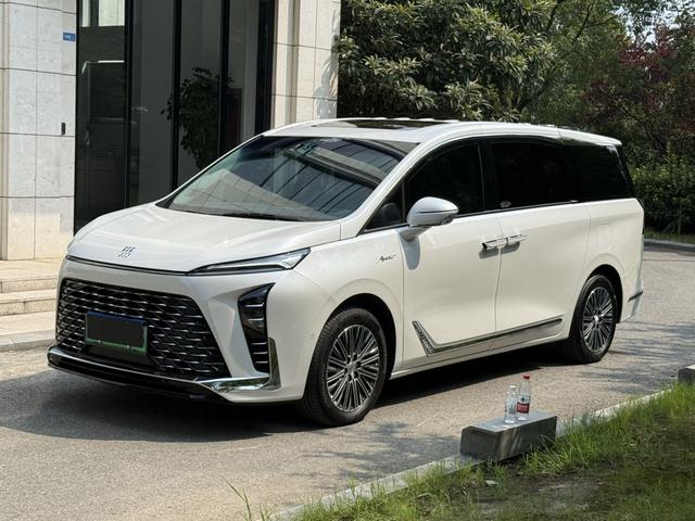 Buick GL8 PHEV 2024 Lu Zun 1.5T seven-seater luxury edition