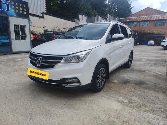 Baojun 730 2021 1.5L manual fashion type 7 seats