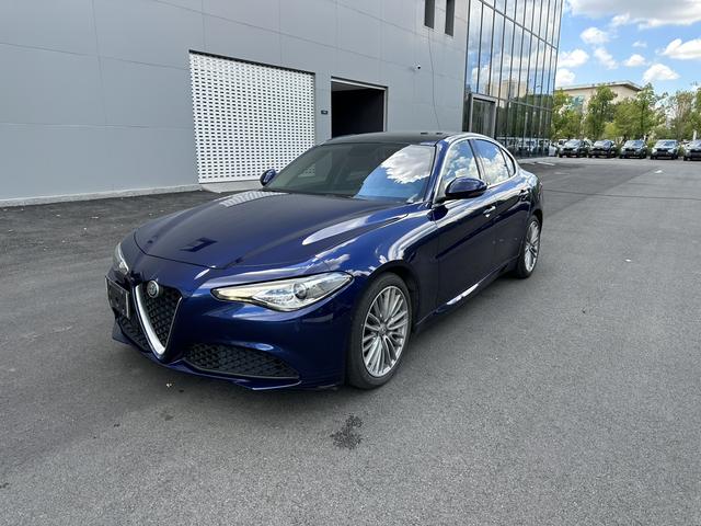 Giulia Giulia 2017 2.0T 280HP Luxury Edition