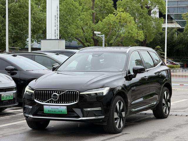 Volvo XC60 PHEV 2025 T8 four-wheel drive long battery life Zhiyuan Deluxe Edition