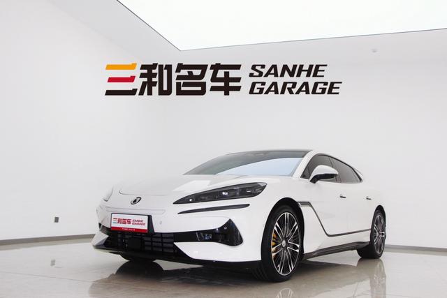 Denza Z9GT DM 2024 1100 four-wheel drive Ultra version