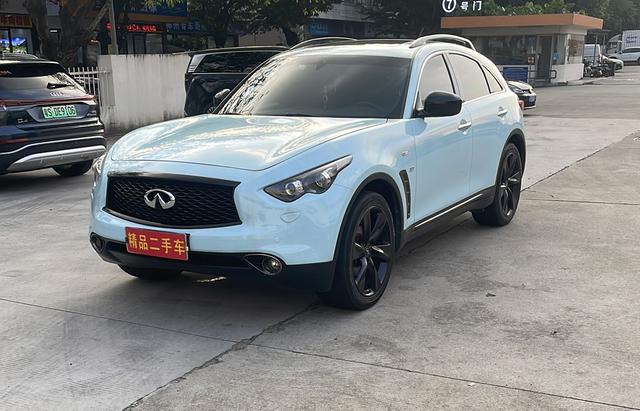 Infiniti QX70 2015 model 3.7L Stunning Version