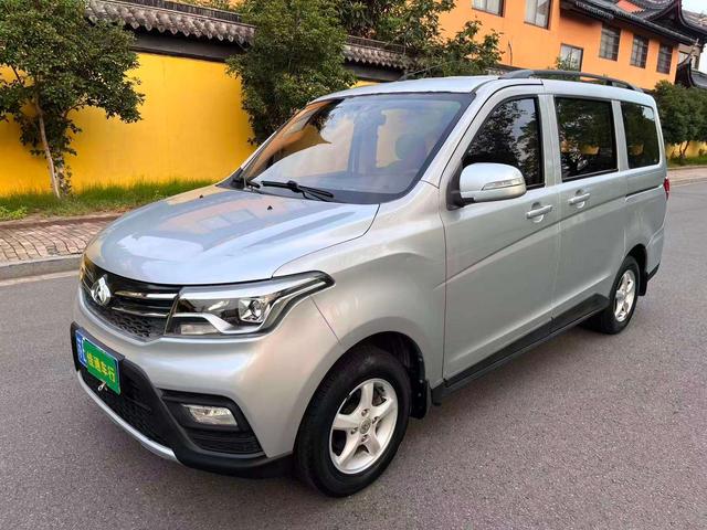 Uno S 2019 1.5L Uno S basic 7-seater