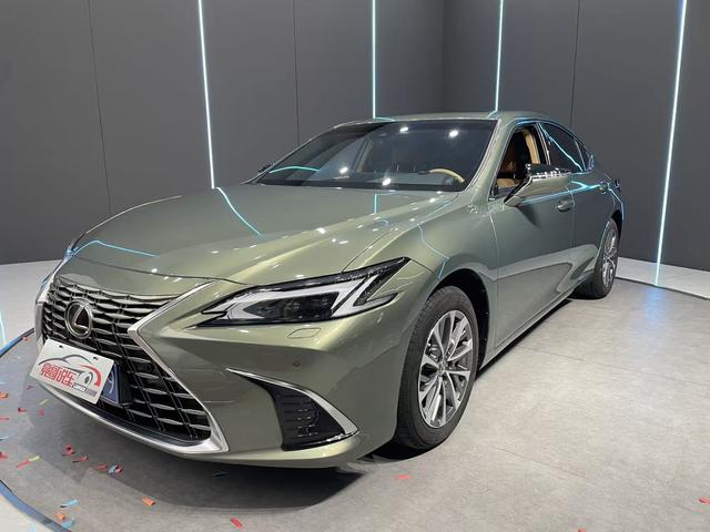 Lexus ES 2025 200 Premium Edition