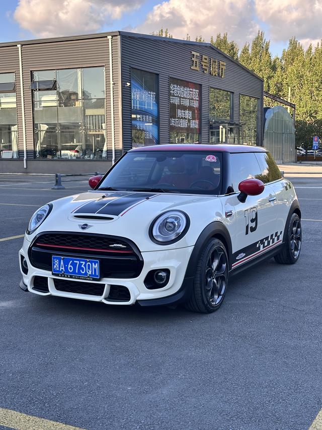 MINI 2019 1.5T COOPER Classic Pie