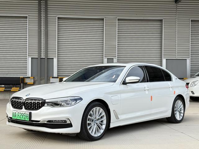 BMW 5 Series PHEV 2019 530Le Luxury Package