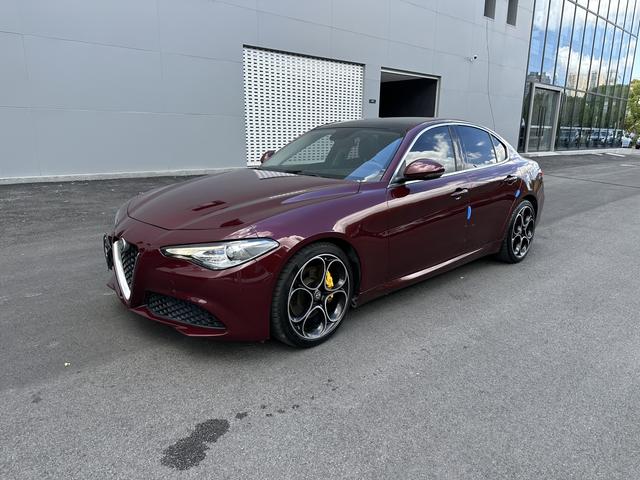 Giulia Giulia 2017 2.0T 280HP Luxury Edition