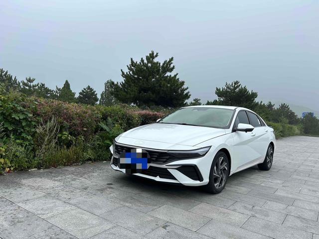 Elantra 2023 1.5L CVT LUX Premium