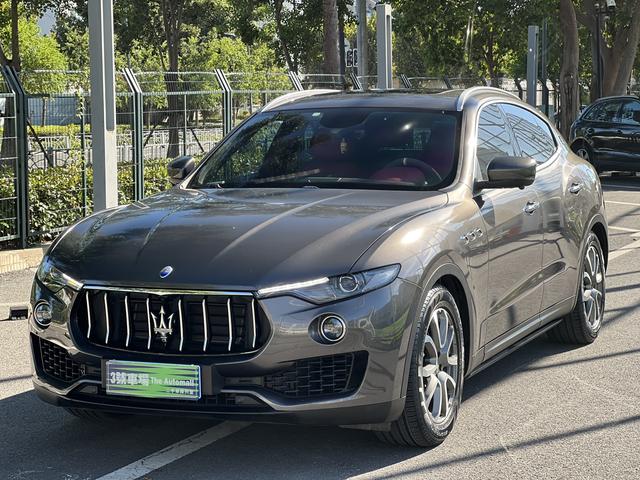 Levante 2018 3.0T 350Hp Standard Edition
