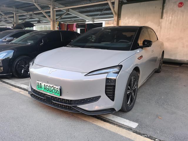Hongqi EH7 2024 model 690 Pro