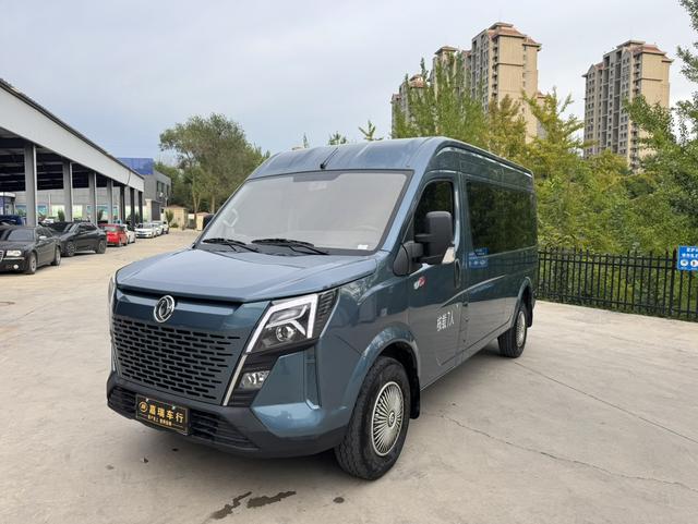 Yufeng 2023 V9+2.0T automatic front drive, multi-function center axle, top 7/8/9 seats