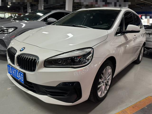 BMW 2 Series Wagon 2018 218i Leader