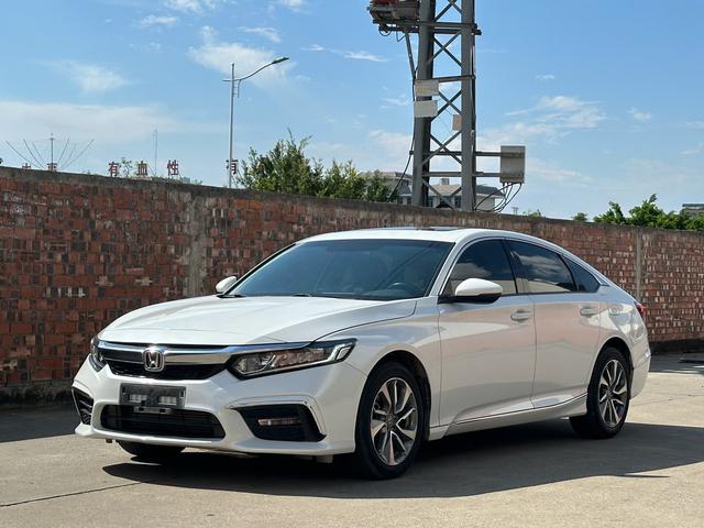 Insignia 2019 260TURBO Exquisite Edition National VI