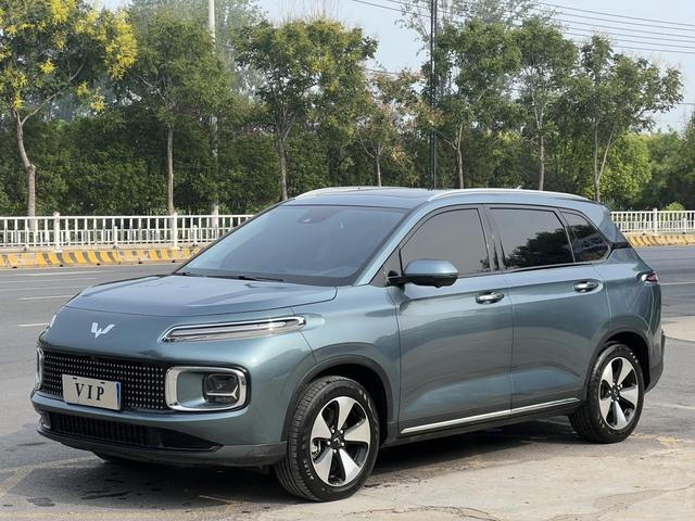 Wuling Nebula 2023 2.0L DHT Standard