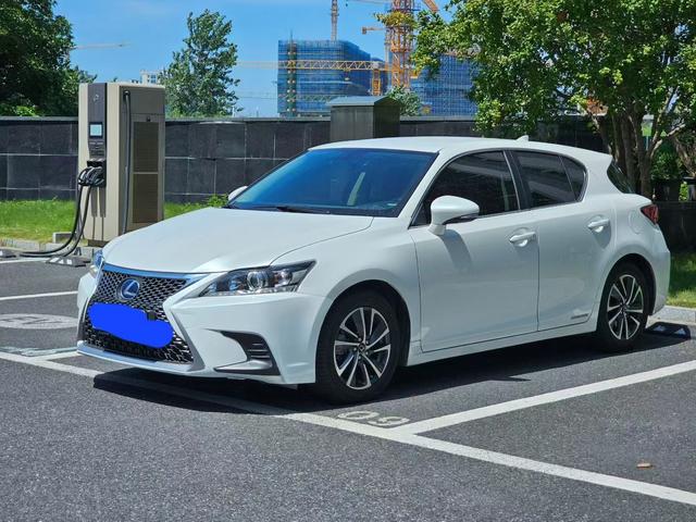 Lexus CT 2017 CT200h Elite Edition Monochrome
