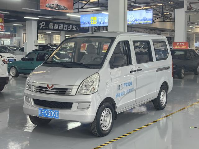 Wuling Rongguang 2022 1.2LS Standard Booster Version 7 Seats