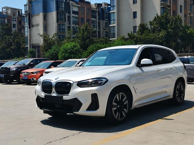 BMW iX3 2022 Leader