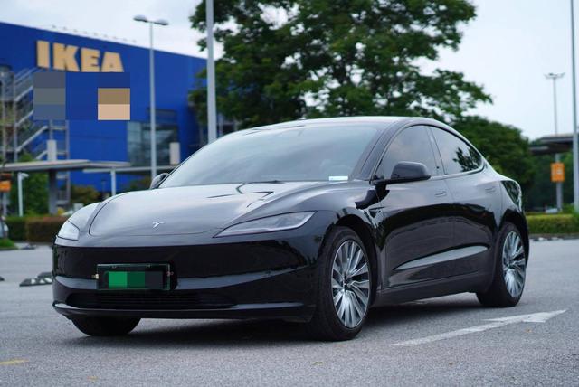 Model 3 2023 Rear Wheel Drive