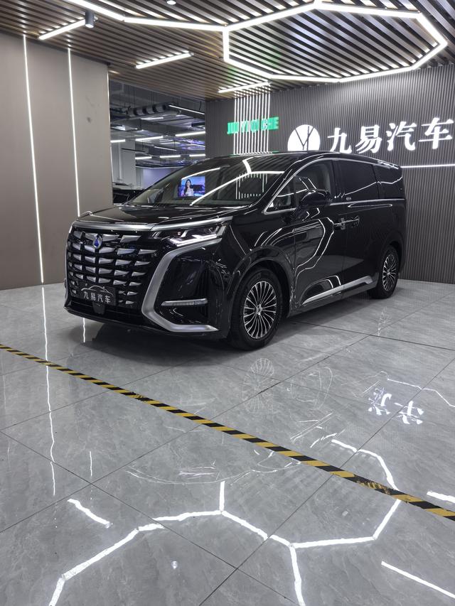 Denza D9 DM 2022 970 four-wheel drive flagship model