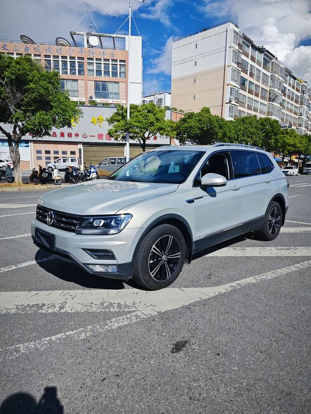 Touguan L 2020 330TSI Auto 2WD Panorama Comfort Edition National V